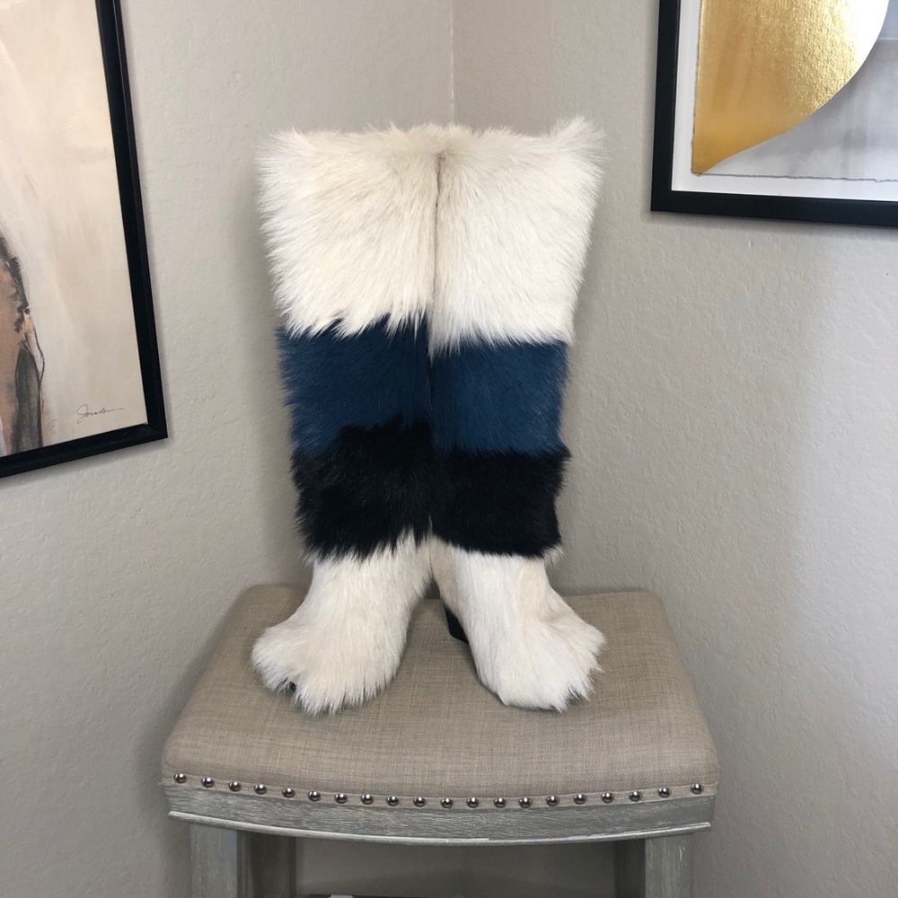 Anna Sui x Frye Collab Goat Fur Wedge Mukluk Boots - Picture 3 of 8